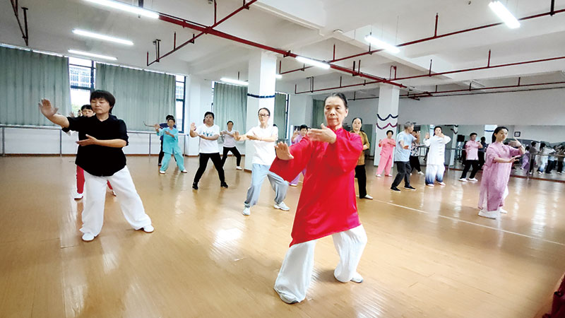 网络培训产业出现围猎中老年人现象舆论呼吁加强审核监管(图1)